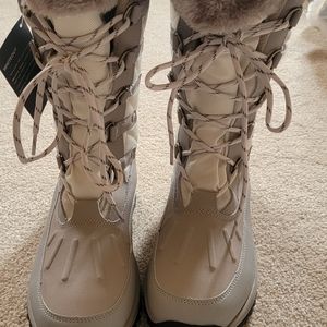 Winter boots. Pacific Mountain. Size 7.5